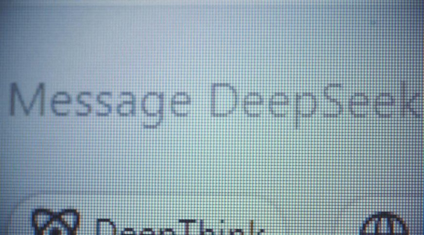 Why Is Crypto Going Down? Fake DeepSeek Tokens Affect Thousands of Traders